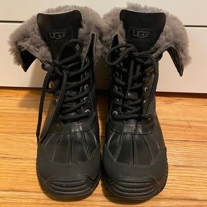 UGG ADIRONDACK II BLACK